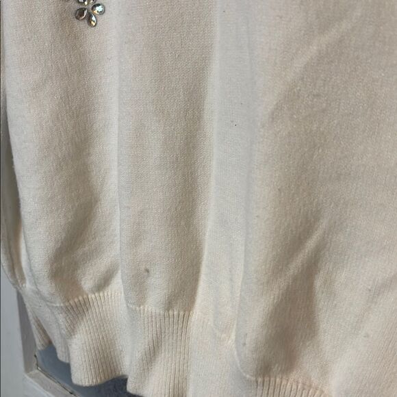 Truth by Republic Women’s White Turtleneck Embellished Sweater Size XS/TP - Picture 4 of 8
